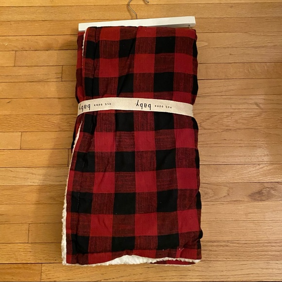 NWT RAE DUNN WOVEN BUFFALO CHECK WITH SHERPA REVERSE RED & BLACK BABY BLANKET - Picture 5 of 5